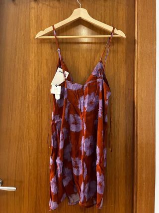 Vestido corto floral,nuevo con etiqueta