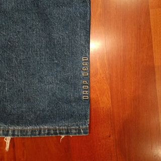 Jeans Drop Dead – Denim Blu con Dettagli