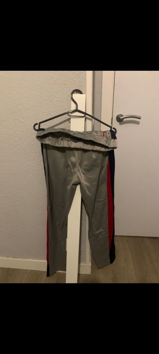 Pantalones de chándal grises con detalles