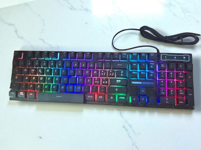 Tastiera Gaming RGB momo design