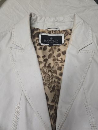 Chaqueta de piel blanca