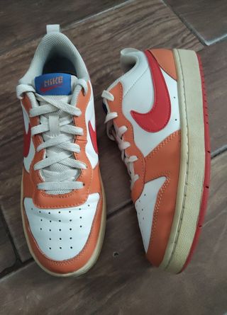 Zapatillas Nike Naranja y Blanco
