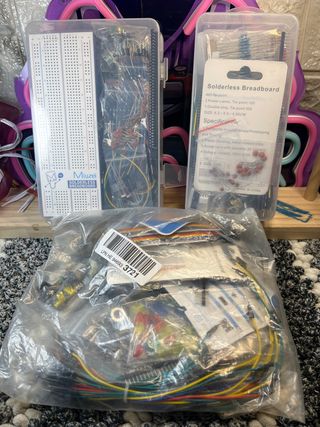 Kit Miuzei Breadboard y Componentes Electrónicos