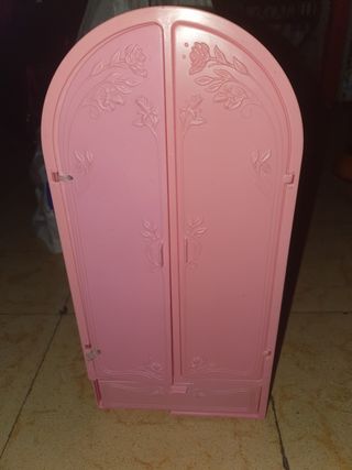 Armario Barbie rosa con flores regalo