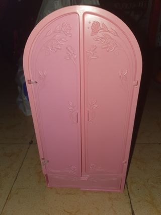 Armario Barbie rosa con flores regalo