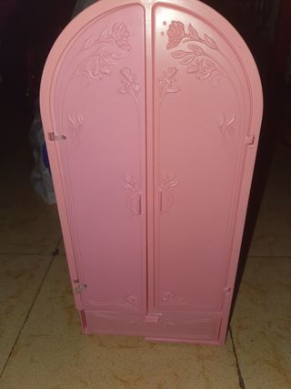 Armario Barbie rosa con flores regalo