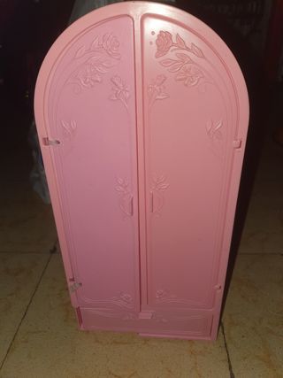 Armario Barbie rosa con flores regalo