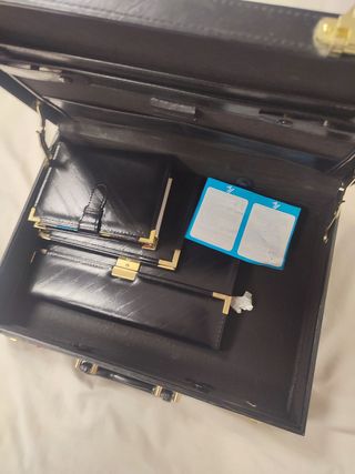 Maletín ejecutivo piel cuero negro y accesorios