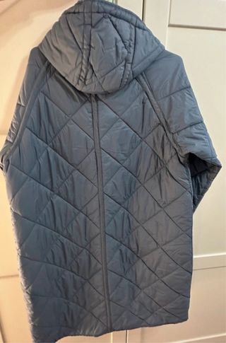 Plumífero largo acolchado azul Zara