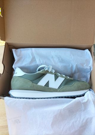 Zapatillas New Balance 45 Verde y Blanca