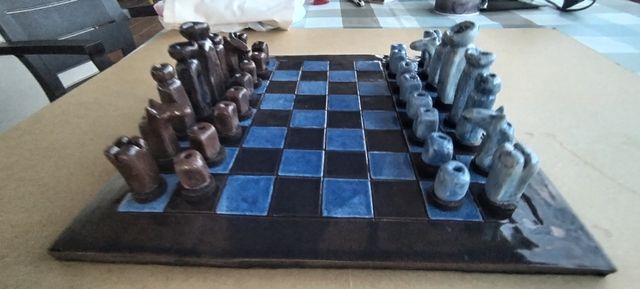 Ajedrez de cerámica artesanal