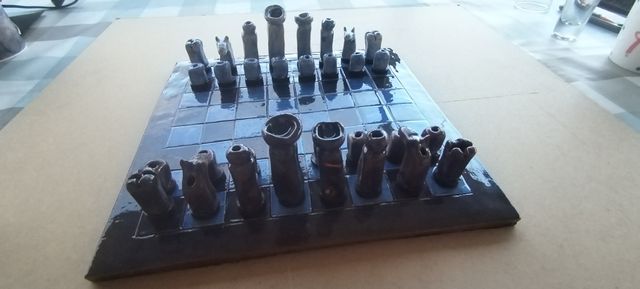 Ajedrez de cerámica artesanal