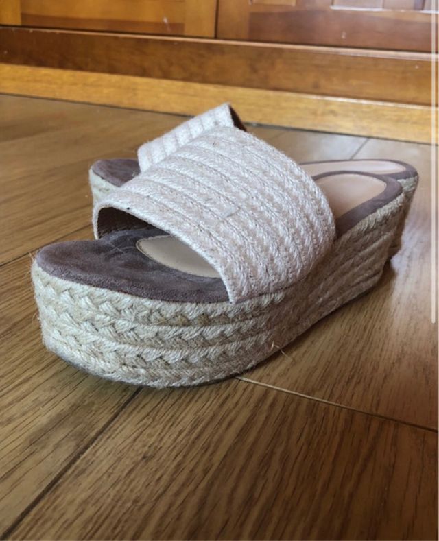 Sandalias cuña esparto beige y marrón