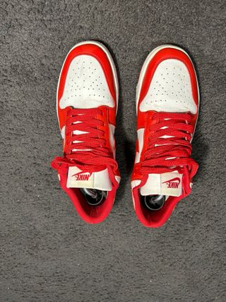 Nike Dunk Rojas y Blancas