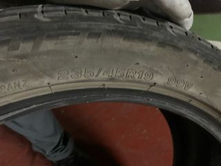 Bridgestone 235/45 R19 99V