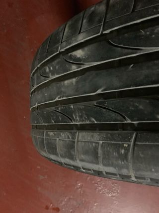 Bridgestone 235/45 R19 99V
