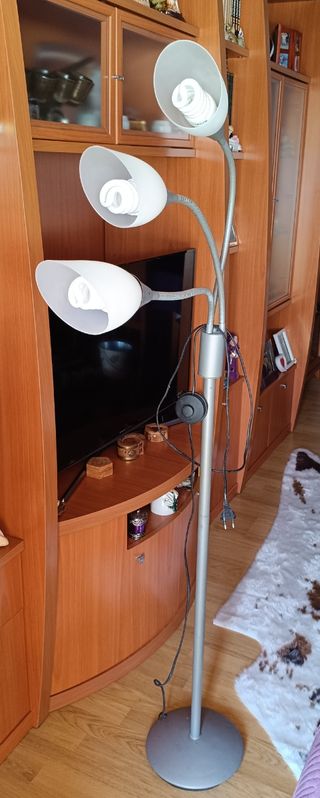 Lámpara de pie moderna 3 focos