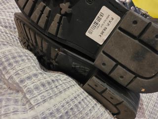 Botines negros con tachuelas