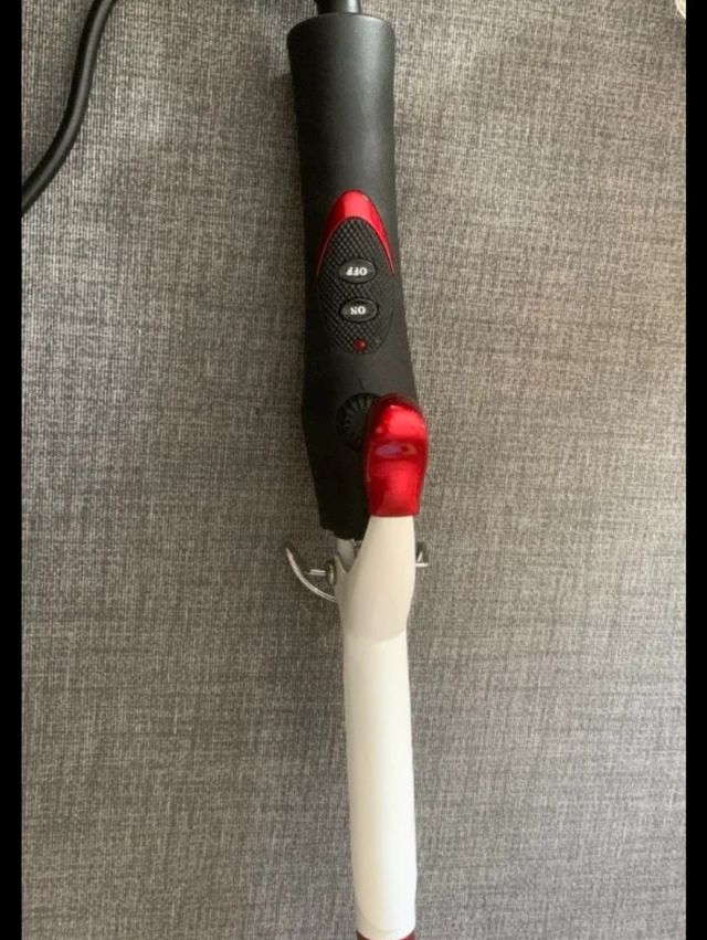 Plancha pelo rizador negro y rojo