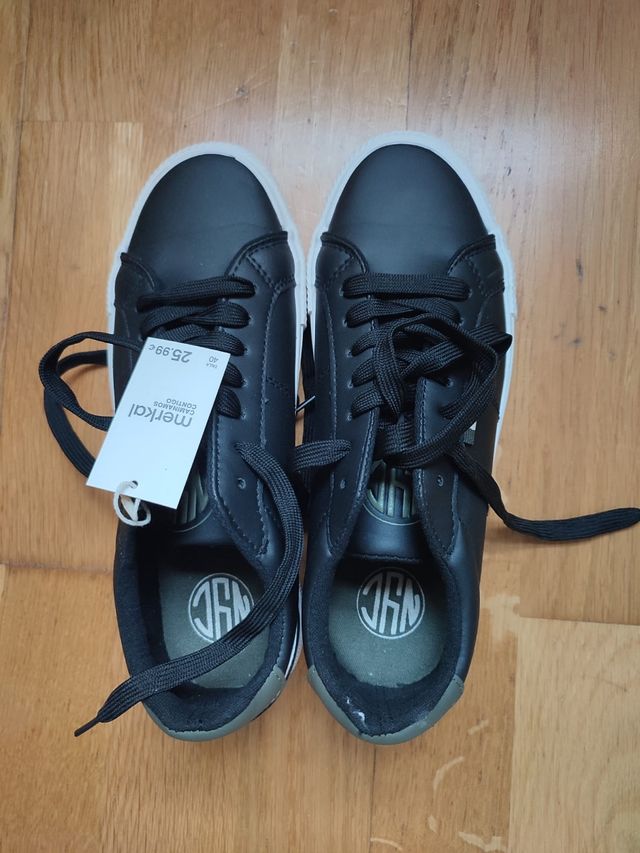 Deportivas Merkal Negras Talla 40