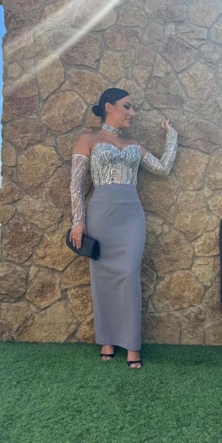 Traje de fiesta alta costura José Luis Galán gris 