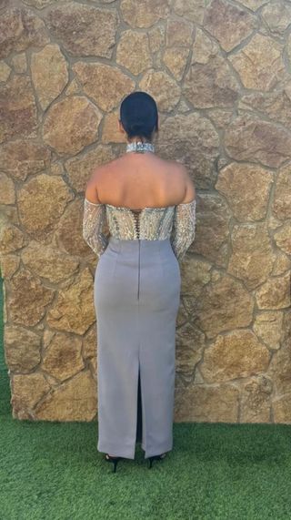 Traje de fiesta alta costura José Luis Galán gris 