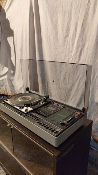 Tocadiscos y Reproductor Cassette