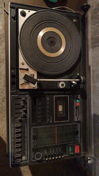 Tocadiscos y Reproductor Cassette