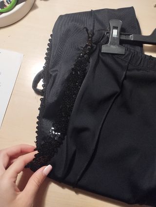 Pantalones de patinaje artístico negros.