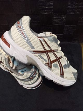 Asics 1130 Cream/Reddish Brown
