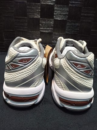 Asics 1130 Cream/Reddish Brown