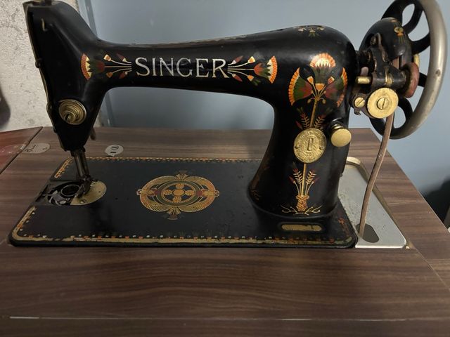 Máquina de coser Singer antigua