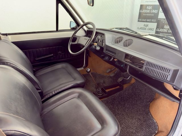 SEAT 127 Comercial Restaurado