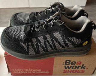 Zapatos de seguridad Bee Work negros y grises