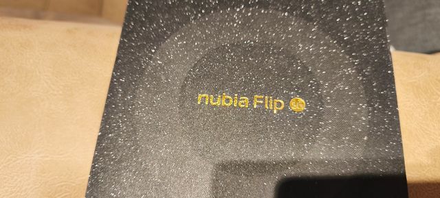 Nubia Flip 5G Móvil Plegable Negro/Plata