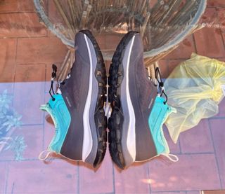 Zapatillas montaña Quechua grises y turquesa