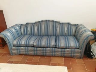 Divano vintage blu a 3-4 posti