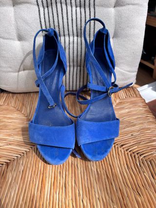 Tacones azules elegantes talla 40