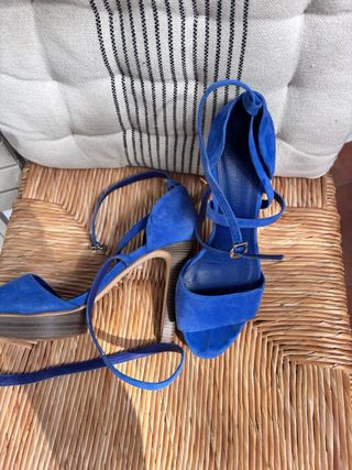 Tacones azules elegantes talla 40