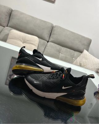 Zapatillas Nike Air 270 Negras y Doradas