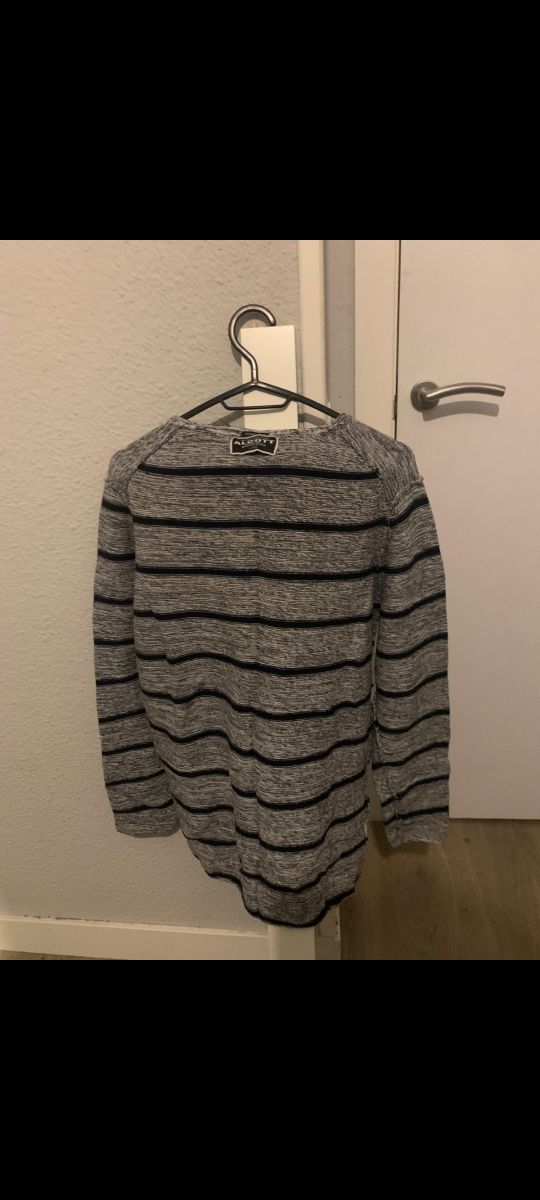 Jersey de rayas gris y negro