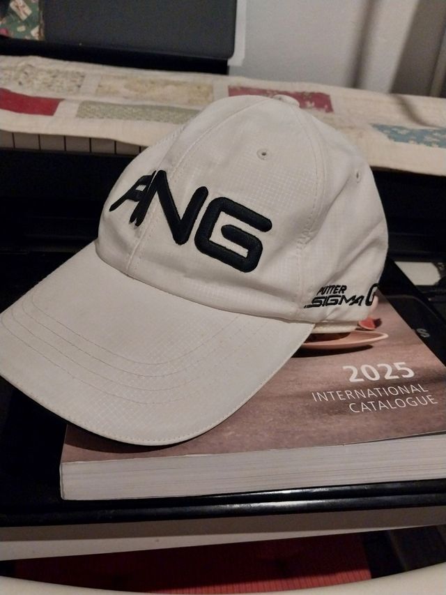 Gorra de golf PING blanca