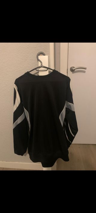 Jersey negro y plateado
