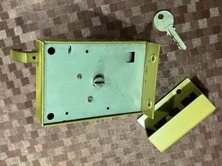 Cerradura Puerta Dorada con Llave