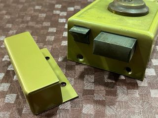 Cerradura Puerta Dorada con Llave
