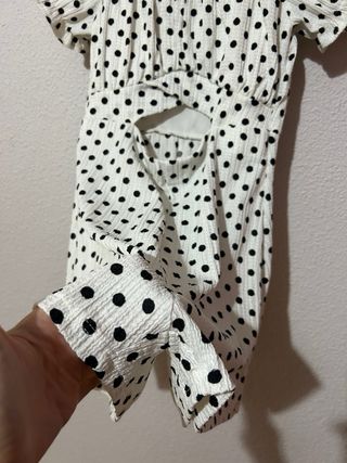 Mono corto lunares blanco y negro