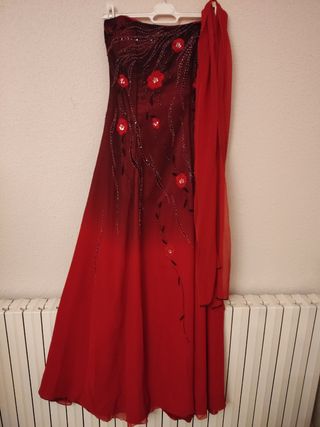 Vestido fiesta palabra de honor rojo con chal
