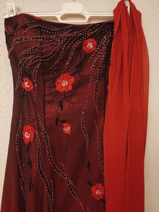 Vestido fiesta palabra de honor rojo con chal