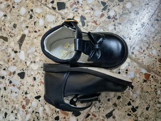 Zapatos negros niña lazo y hebilla