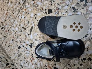 Zapatos negros niña lazo y hebilla